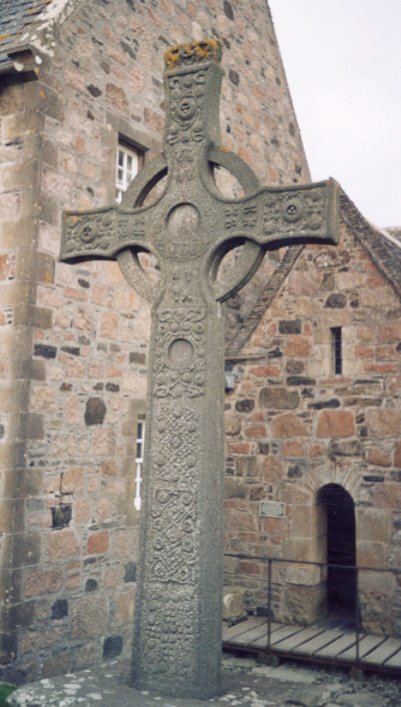 Croce Celtica all'Abbazia di Iona, Scozia. Foto Gennaro Ripa, Aprile 2004